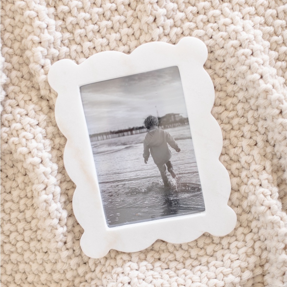 CreativeCo-Op x The Jilly Box - Scalloped Marble Frame